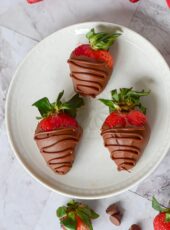 How to Make Chocolate Covered Strawberries